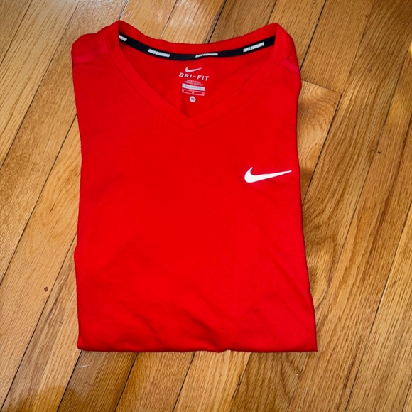 NIKE Dri Fit Mens Red Shirt Moisture Absorb  Medium - Picture 2 of 7